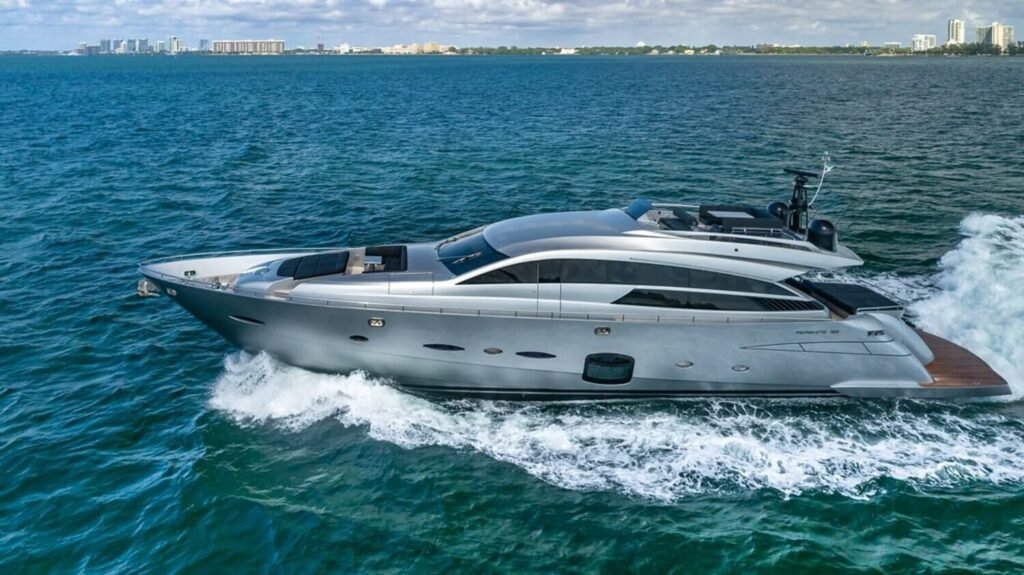 92 PERSHING Yacht